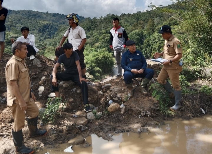 Wabup Tinjau Longsor di Ruas Curup-Lebong Kembali Longsor