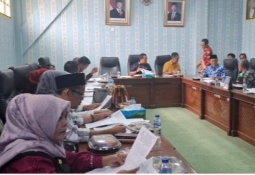 Badan Anggaran DPRD Bersama TAPD Bahas APBD-P Tahun 2025